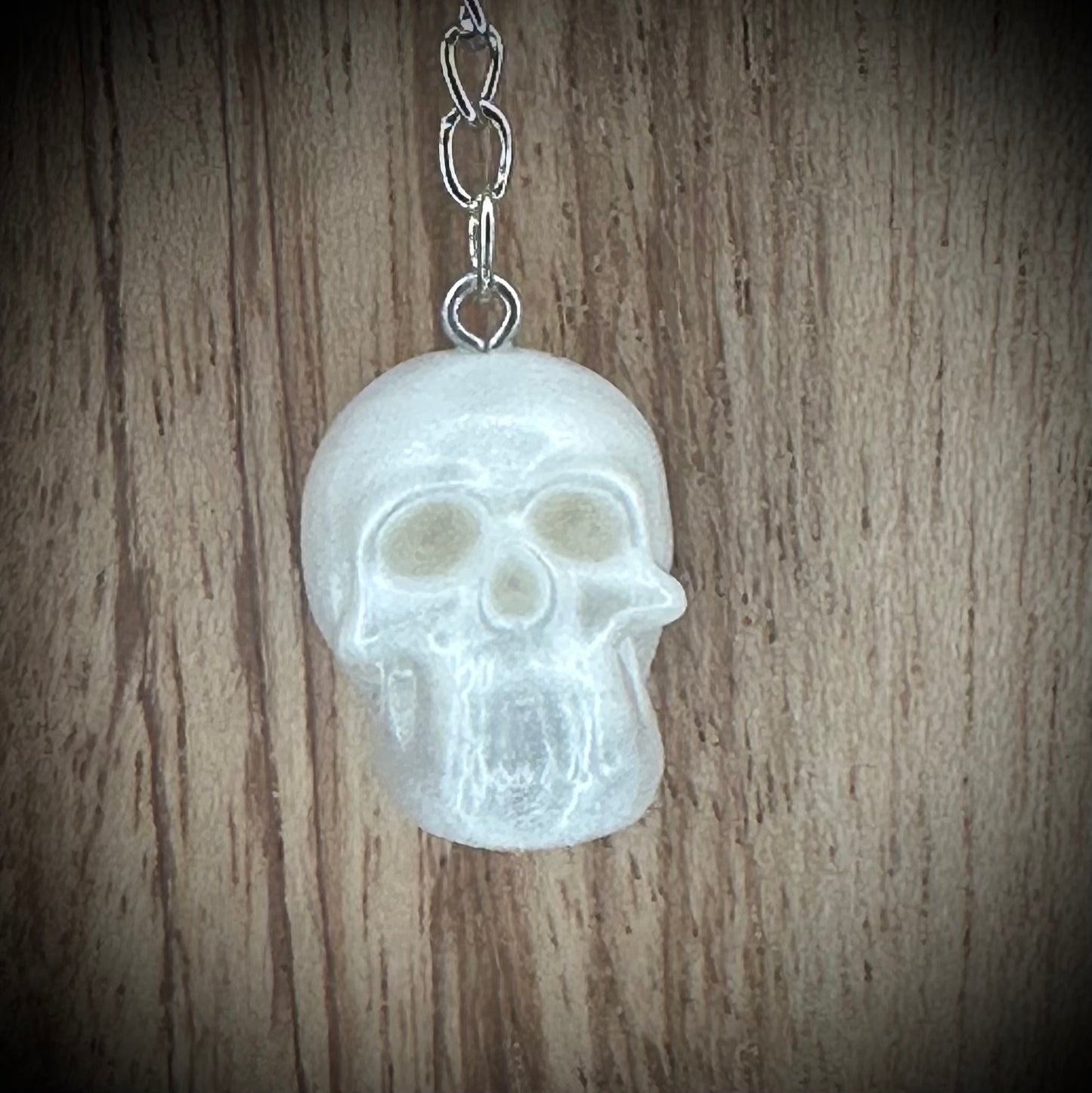 Pearl Skull Keyring